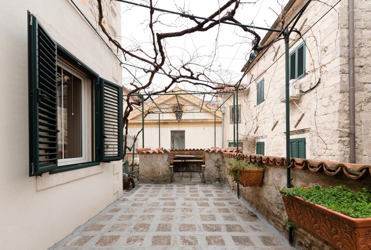 Apartments Leo Kotor Exterior foto